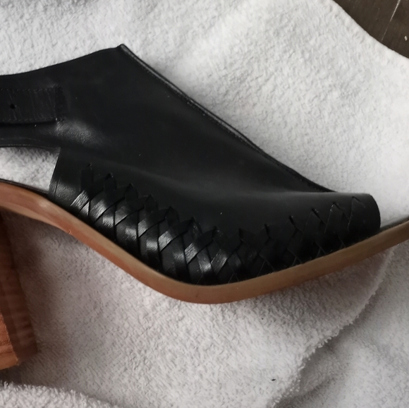 Shoes - Picture 3 of 6